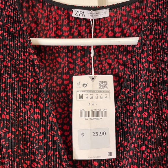 Zara Women’s Cropped Top, Size M. Red and black. NWT. - Picture 2 of 7